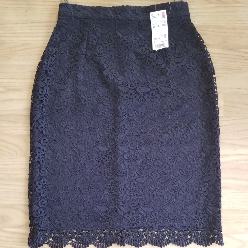 Uniqlo Women Lace Skirt